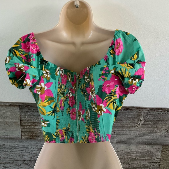 Express x Rocky Barnes floral crop top size small (A1) - Picture 3 of 7